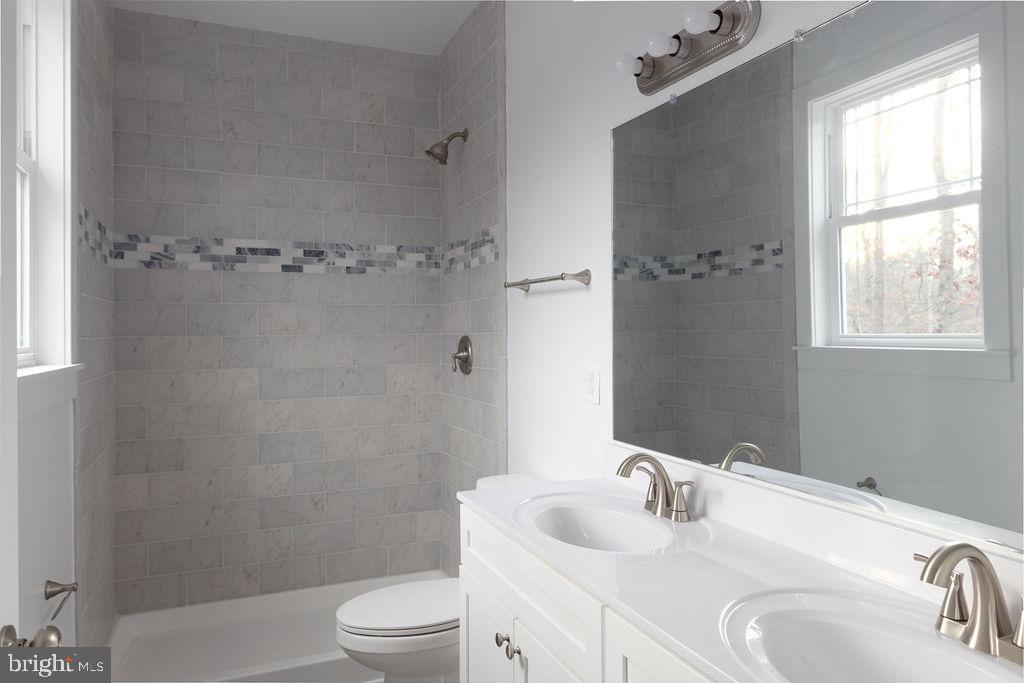 LAKE HOLIDAY ESTATES - Residential