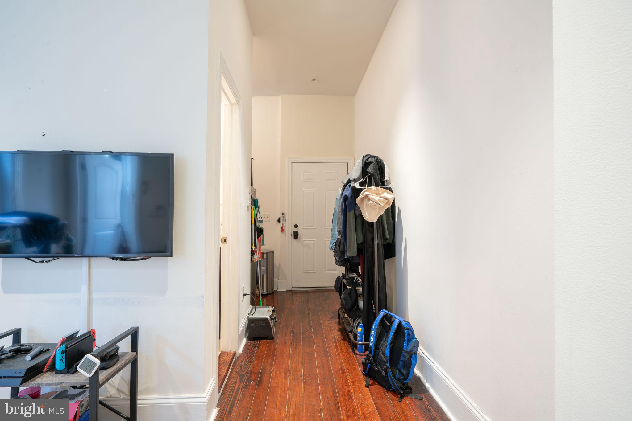 2033 SPRUCE STREET 5