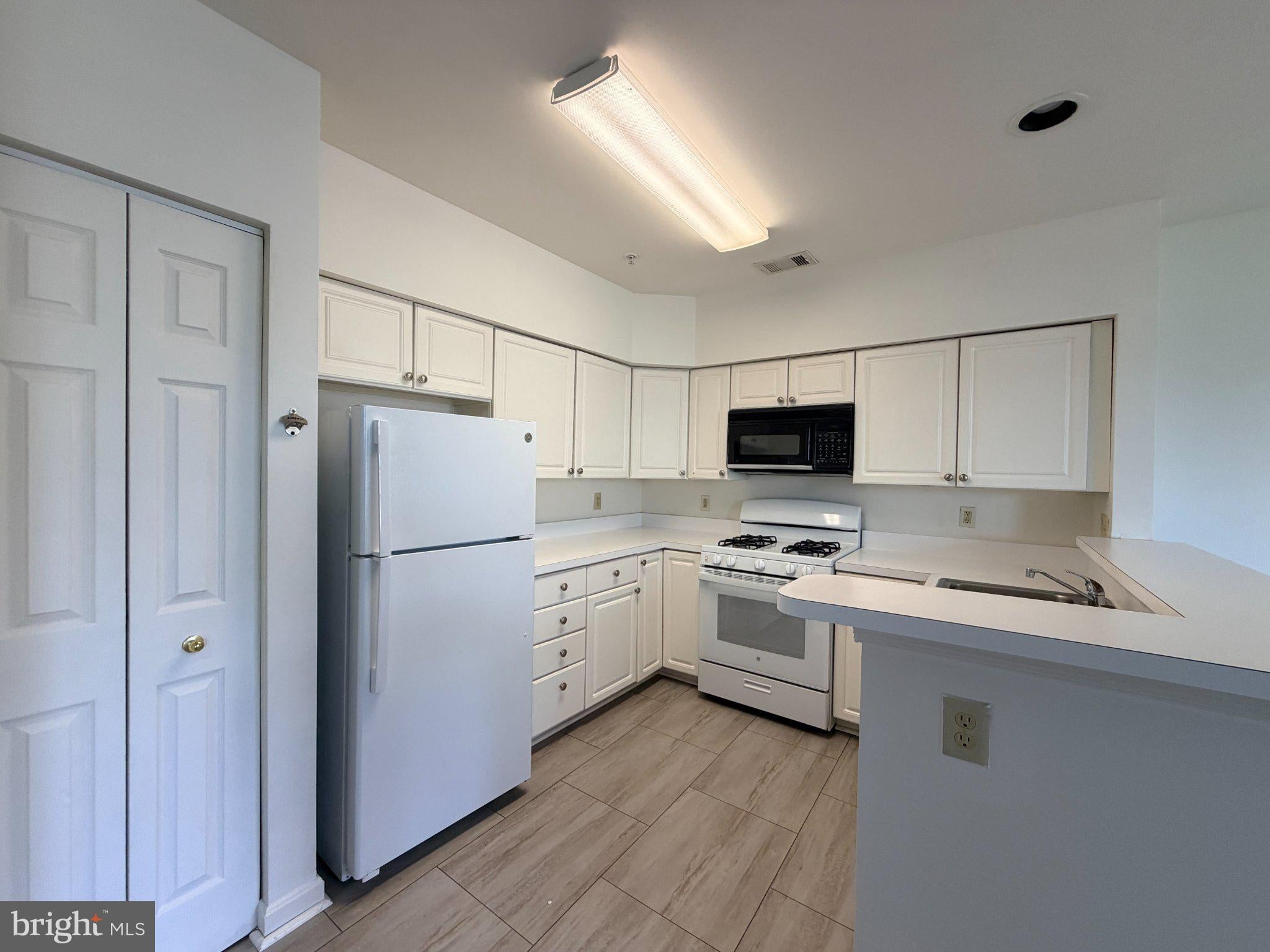 306 GATEHOUSE LANE I