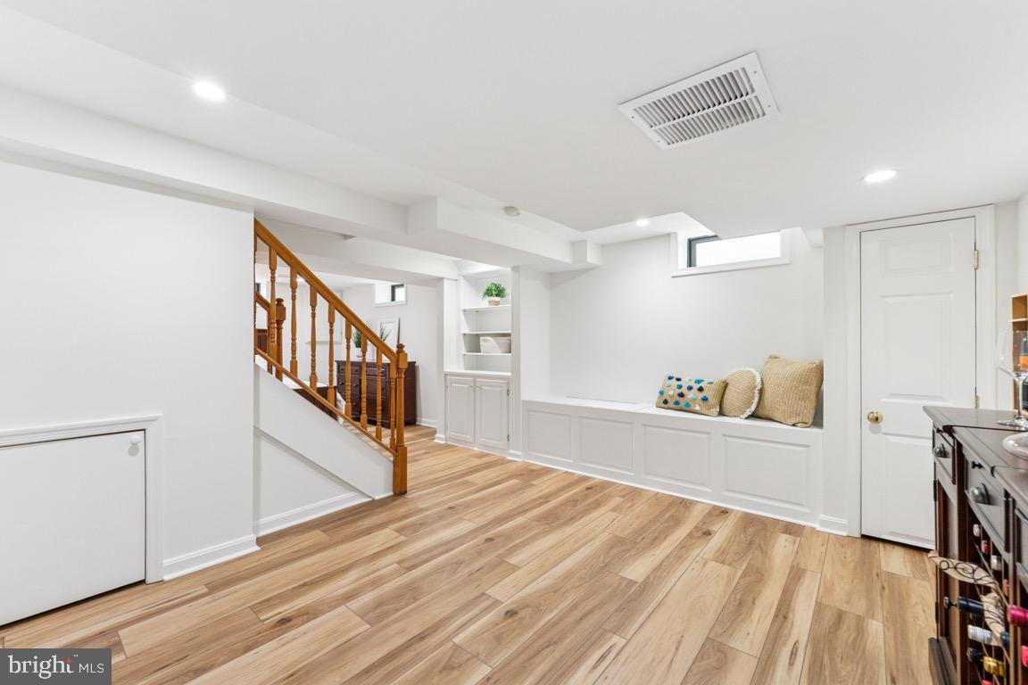 MADISON MANOR - Residential