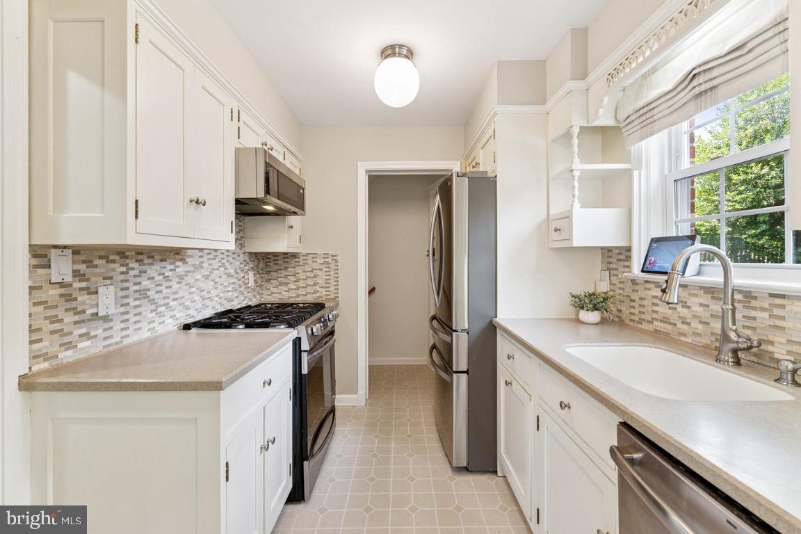 MADISON MANOR - Residential