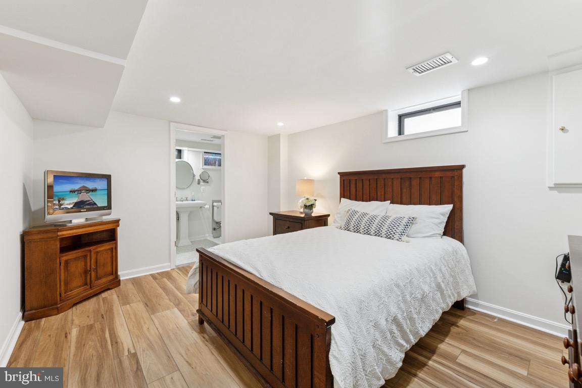 MADISON MANOR - Residential