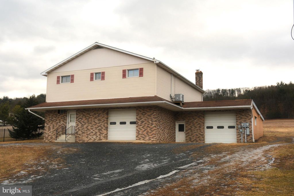 Photo of 1052 Centre Turnpike, ORWIGSBURG, PA 17961 (MLS # PASK2025092)