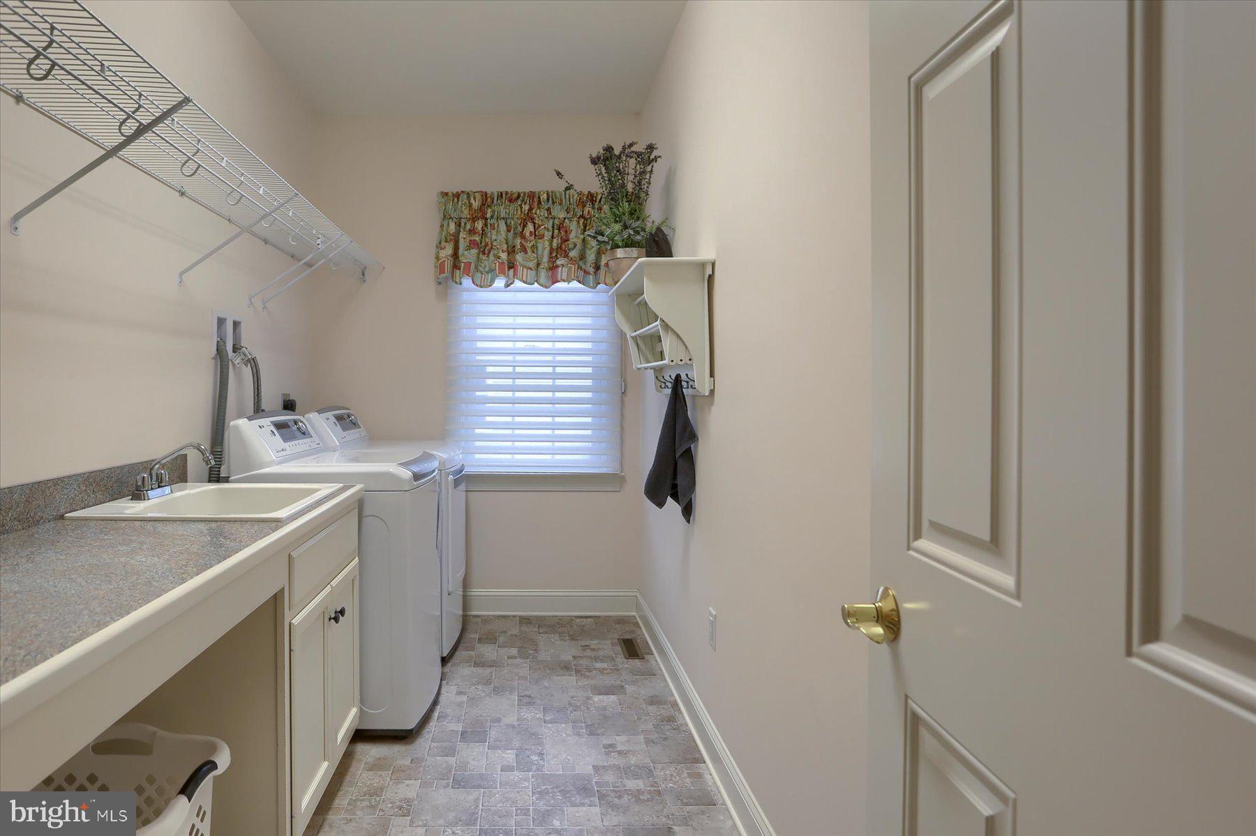 WITNEY RIDGE - Residential