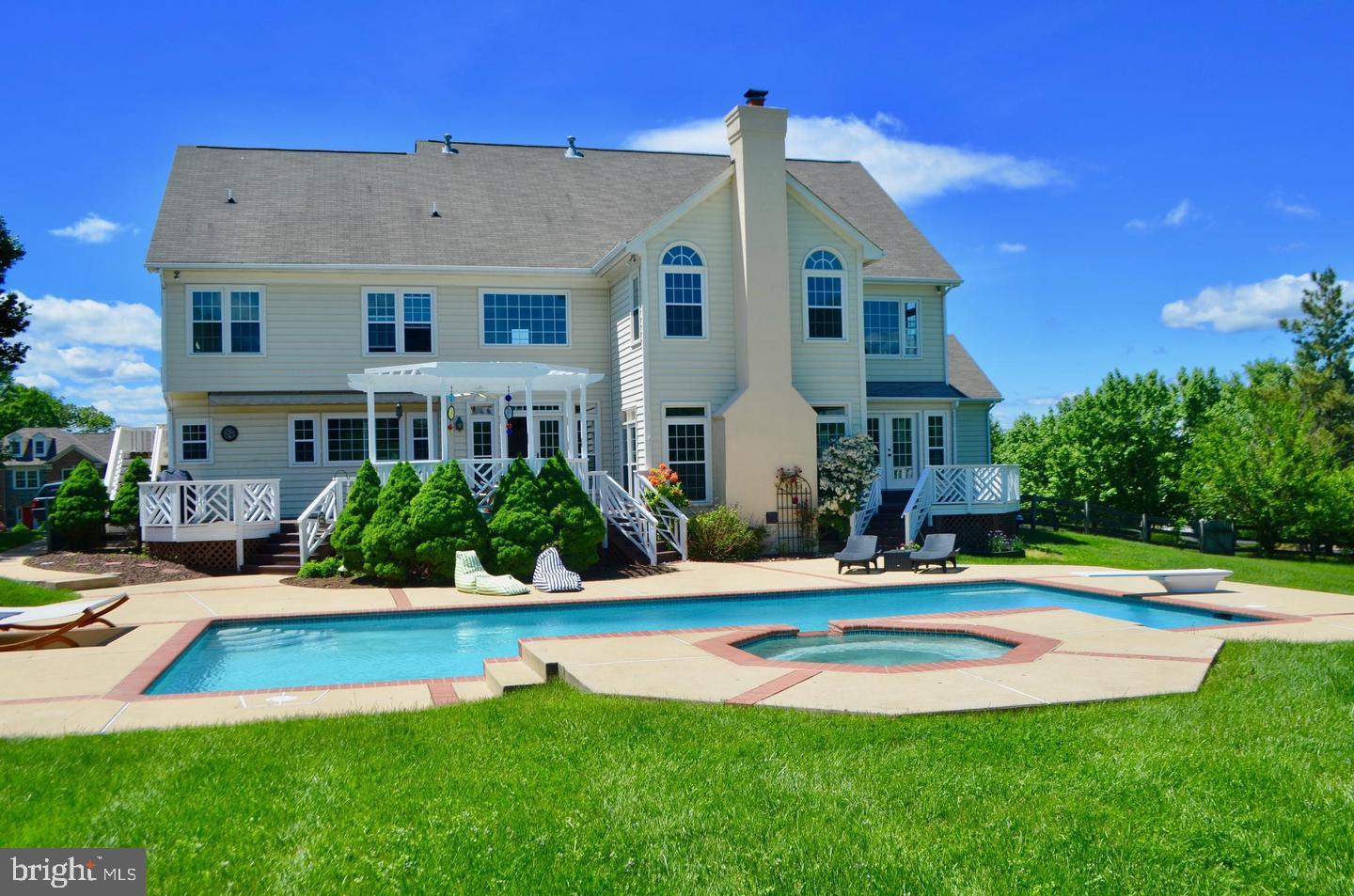615 NALLS FARM WAY