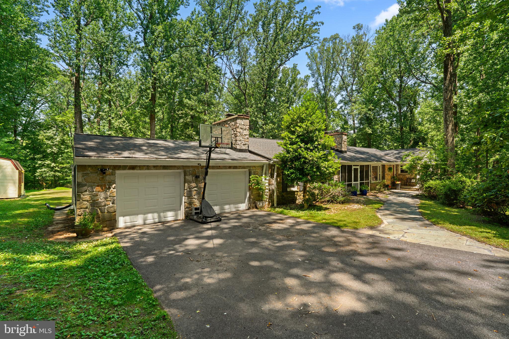 11202 WOODLAND DRIVE