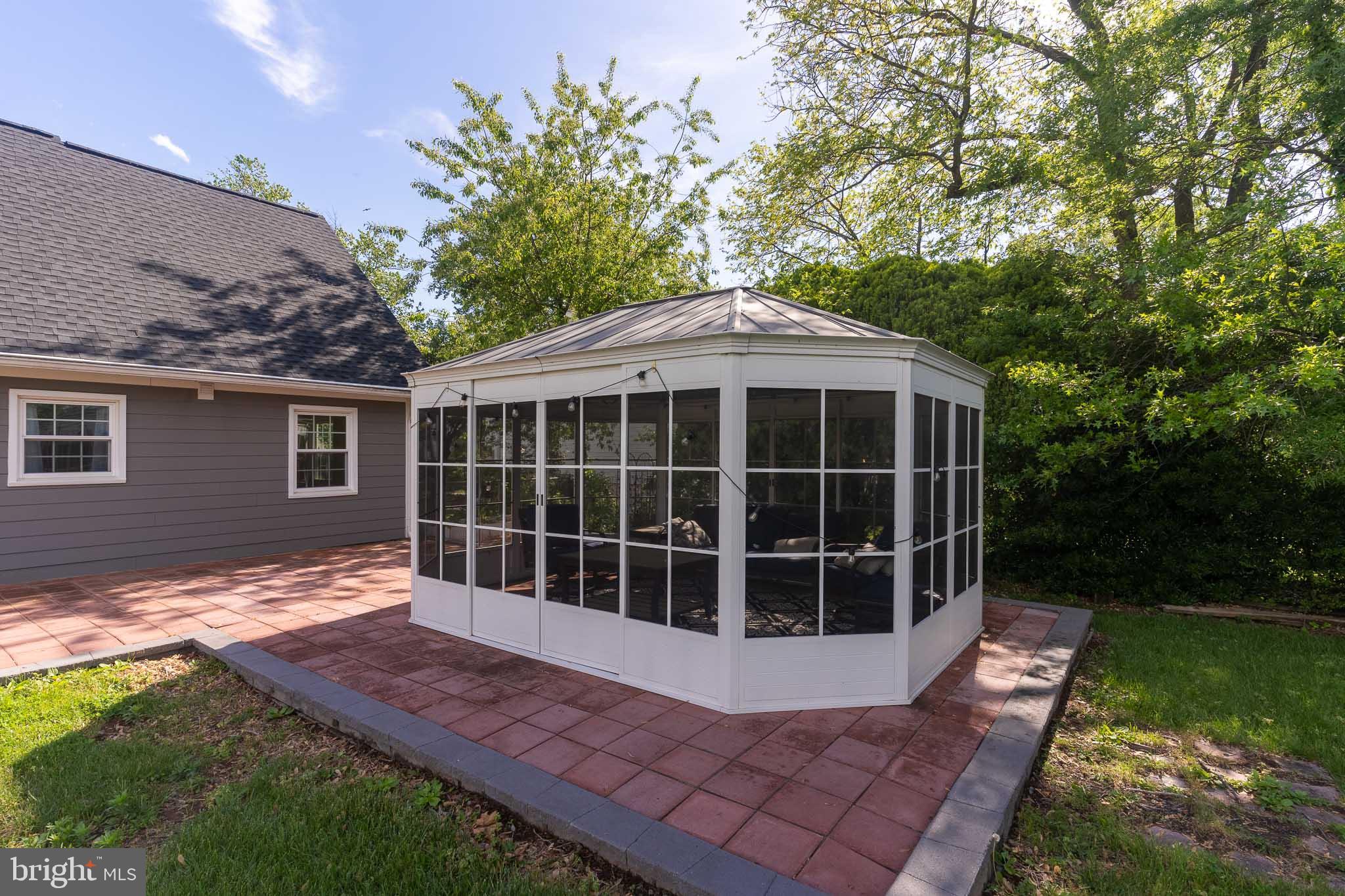 GREENBRIAR - Residential Lease