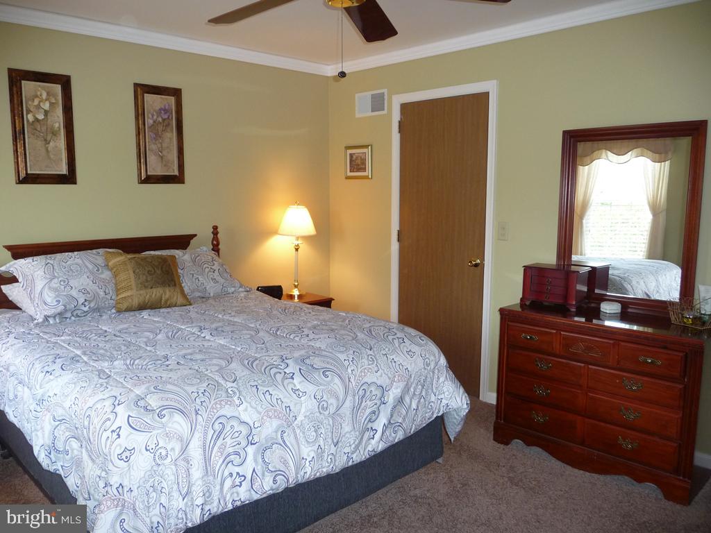 VILLAGE SQUARE - Residential