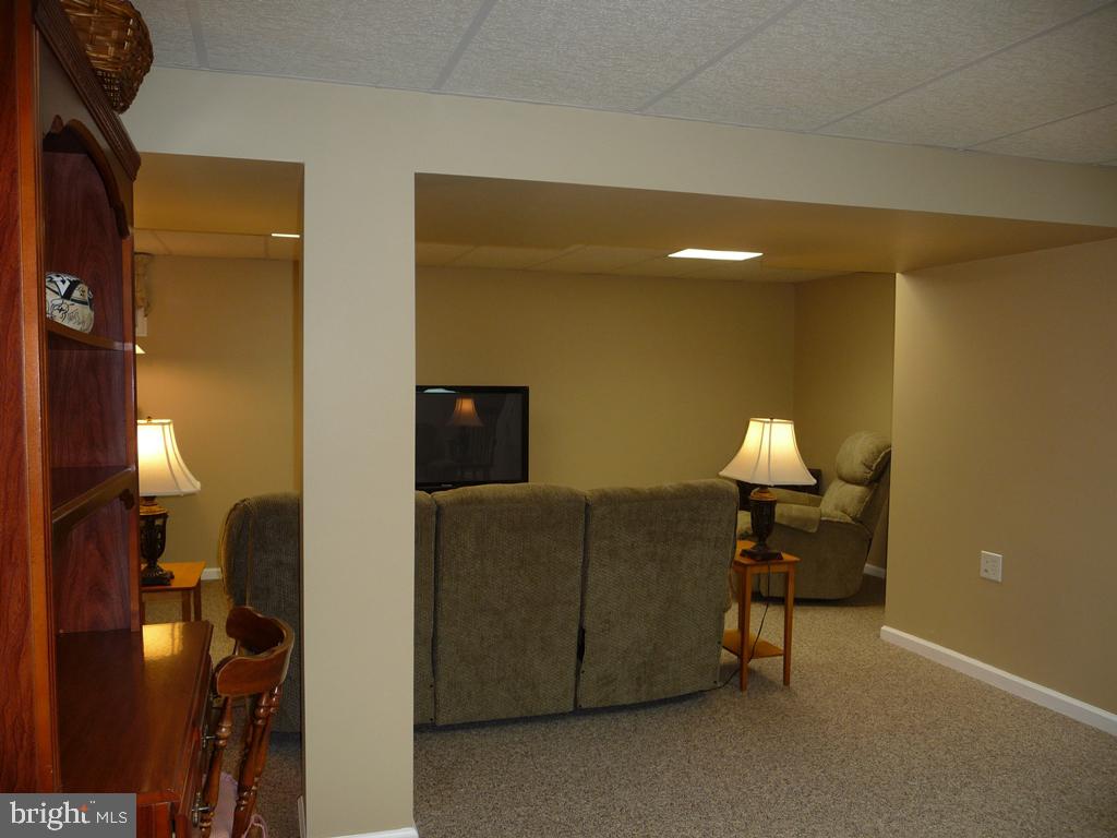 VILLAGE SQUARE - Residential