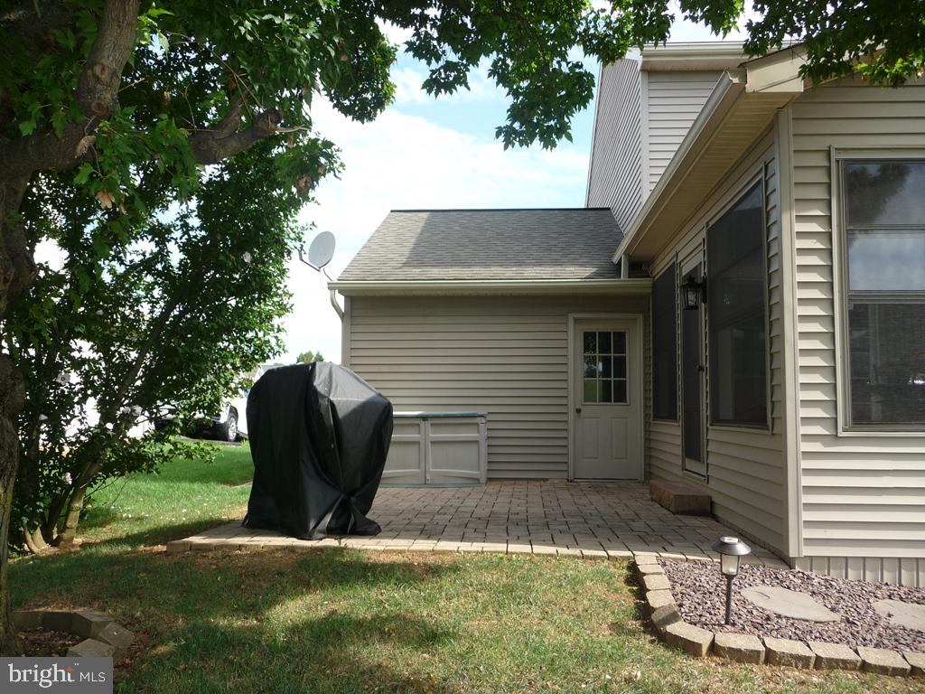 VILLAGE SQUARE - Residential