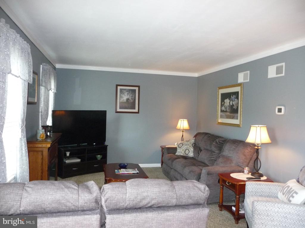 VILLAGE SQUARE - Residential