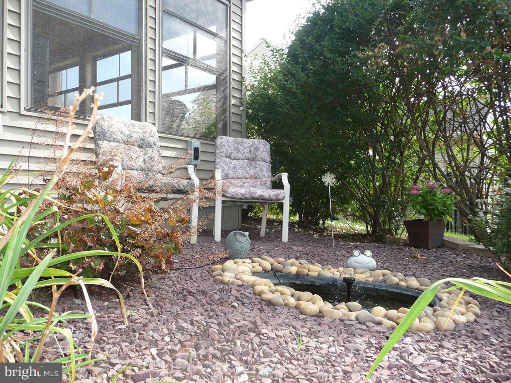 VILLAGE SQUARE - Residential