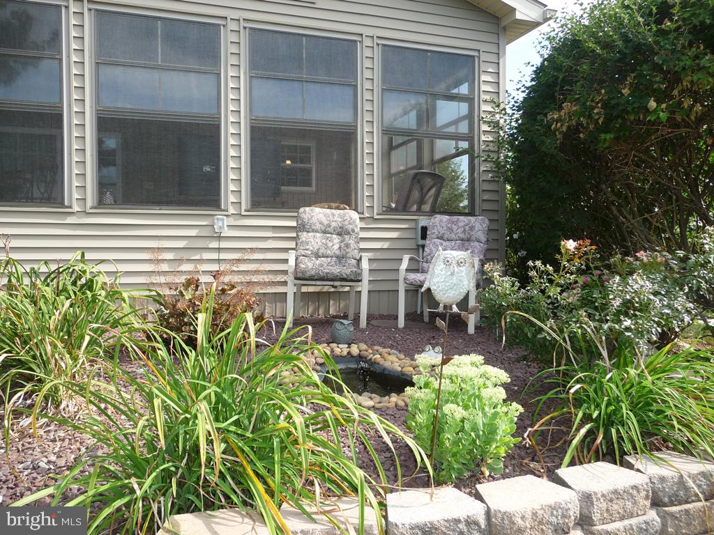 VILLAGE SQUARE - Residential