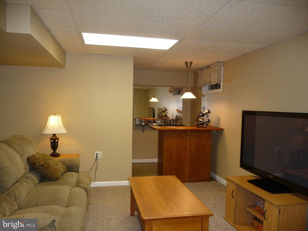 VILLAGE SQUARE - Residential