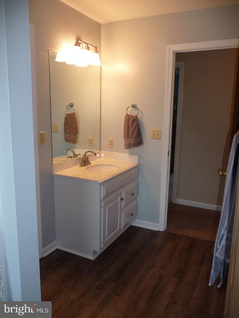 VILLAGE SQUARE - Residential