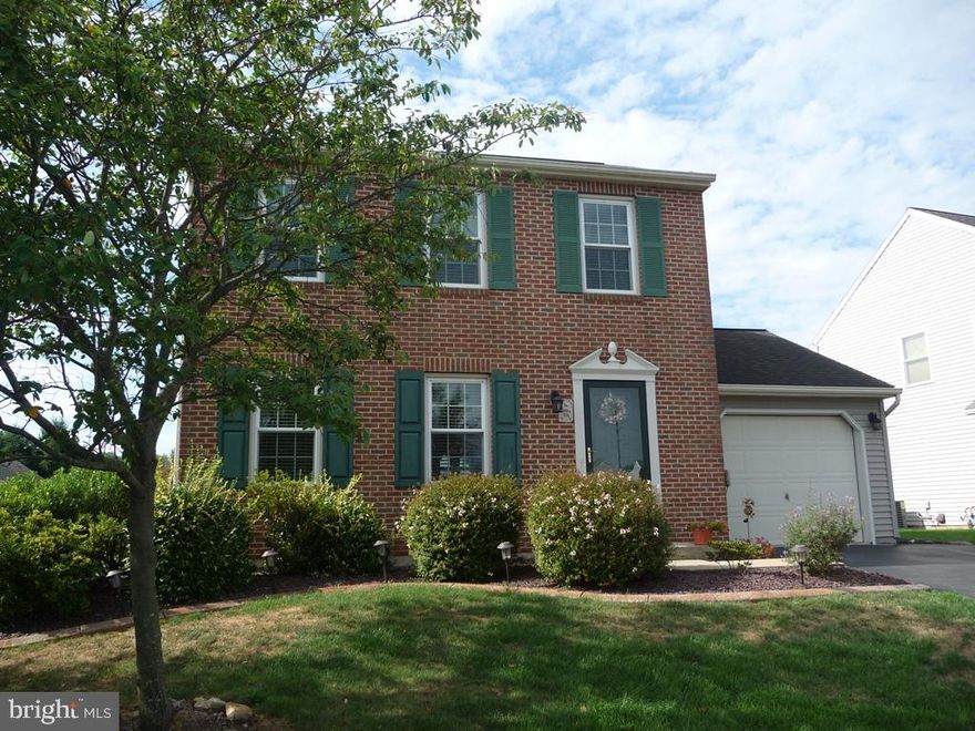 You are going to love the 3 season room (384 SF in addition to above grade SF)  and patio space which are shaded by mature trees. This is a great house with updates that include granite kitchen counter tops, laminate floors, paint, windows,(2014) and a finished lower level with freestanding dry bar, back mirror and shelf. Easy drive to restaurants on Front Street in Marietta and river access for water sports. Move in and get comfortable!