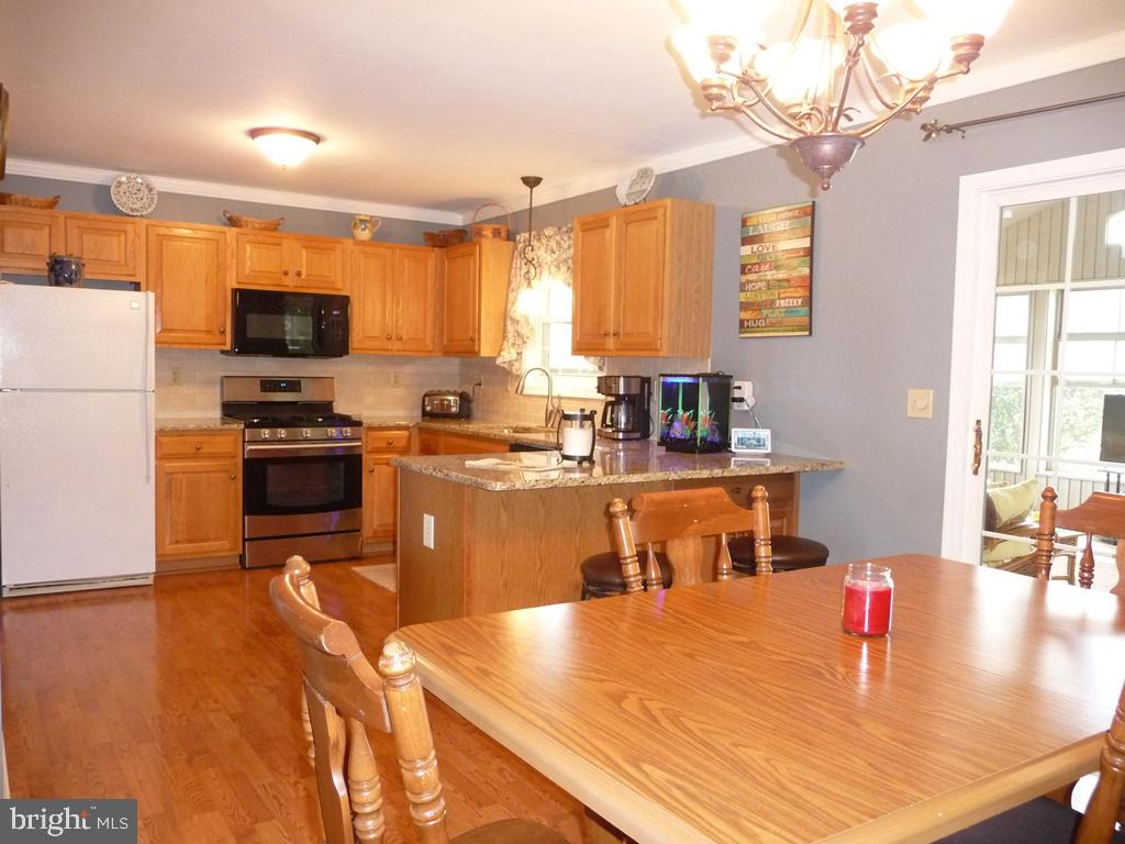 VILLAGE SQUARE - Residential