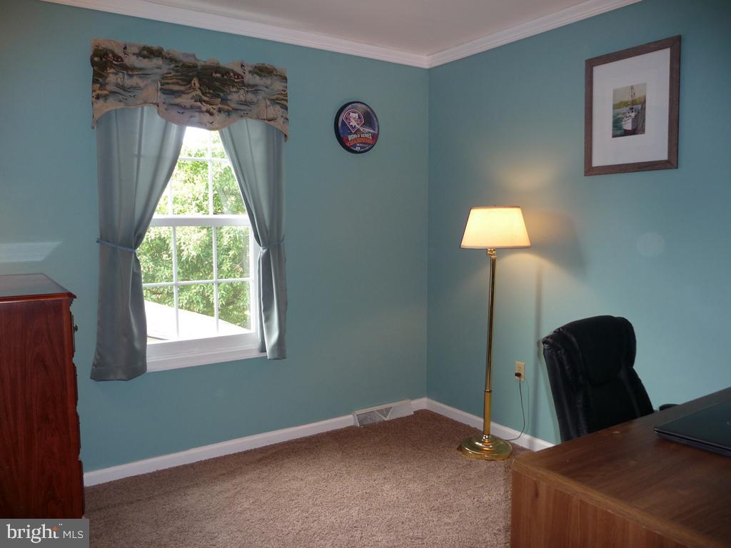 VILLAGE SQUARE - Residential