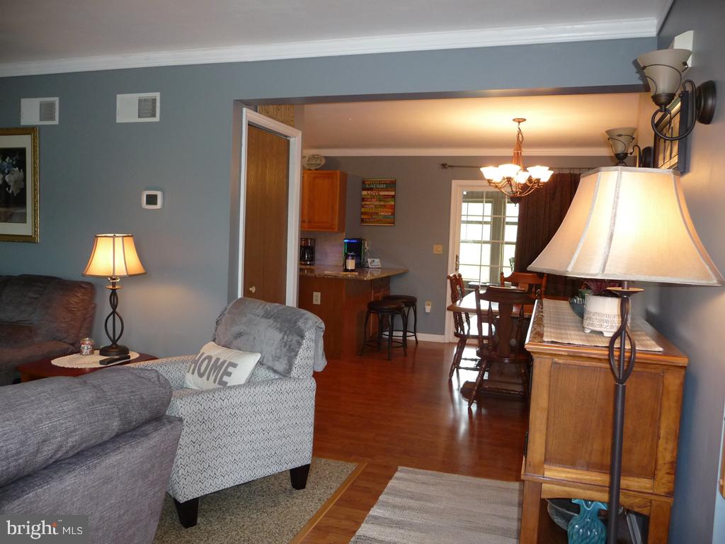 VILLAGE SQUARE - Residential