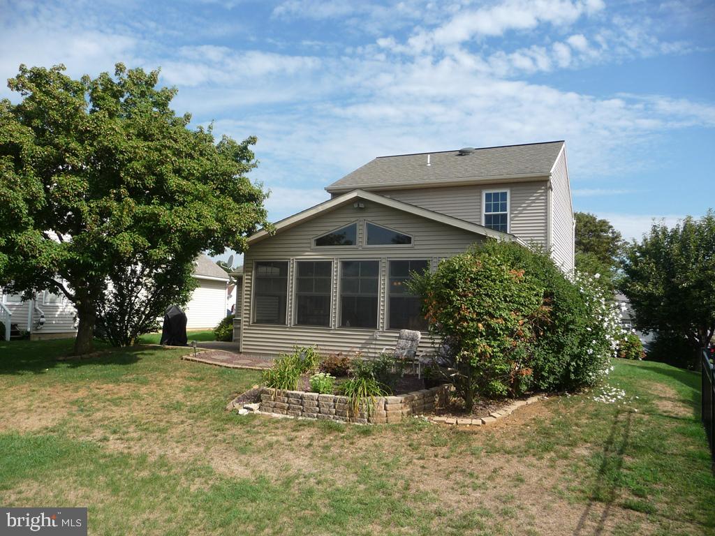 VILLAGE SQUARE - Residential