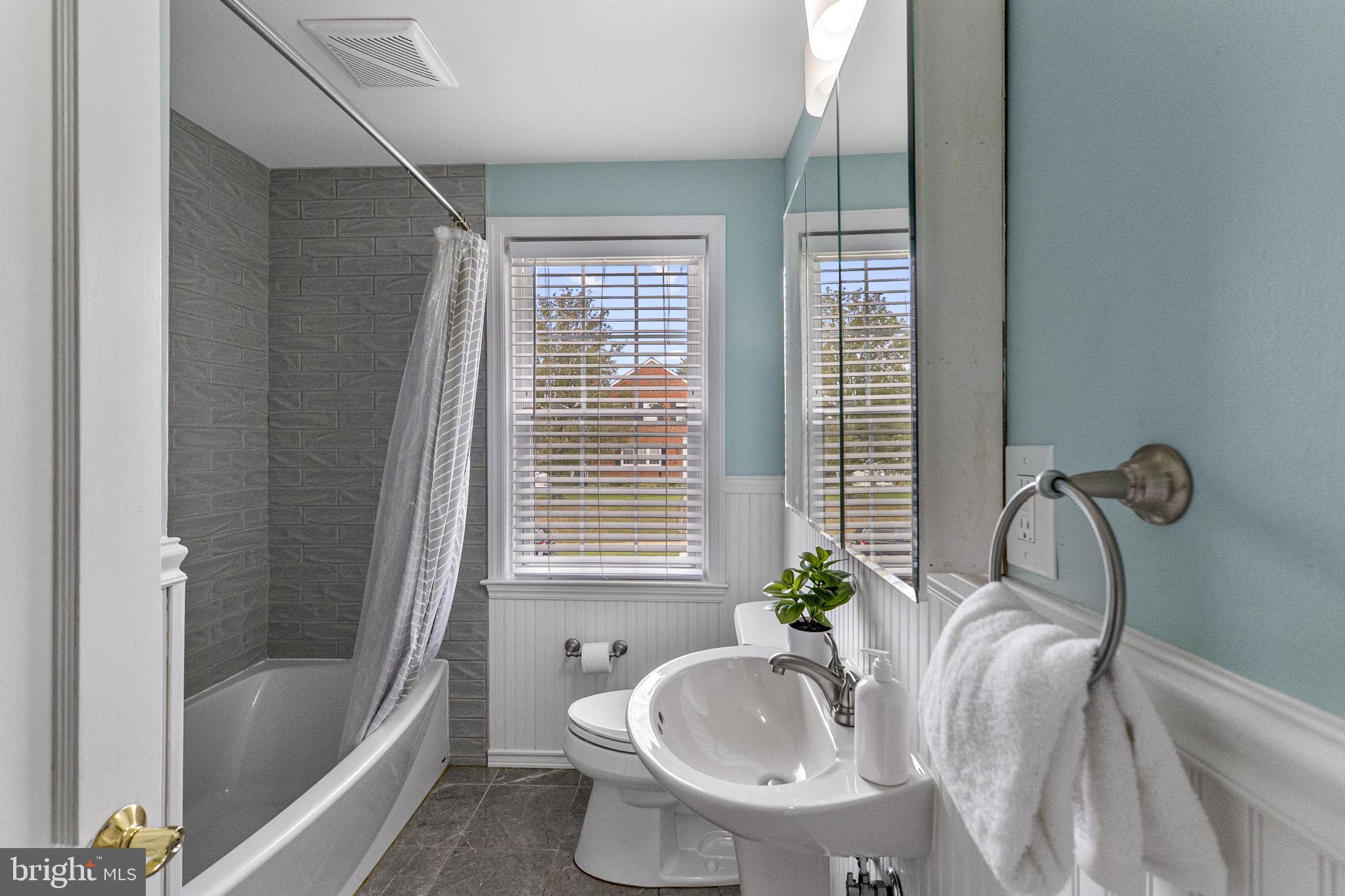 LOCH RAVEN MANOR - Residential