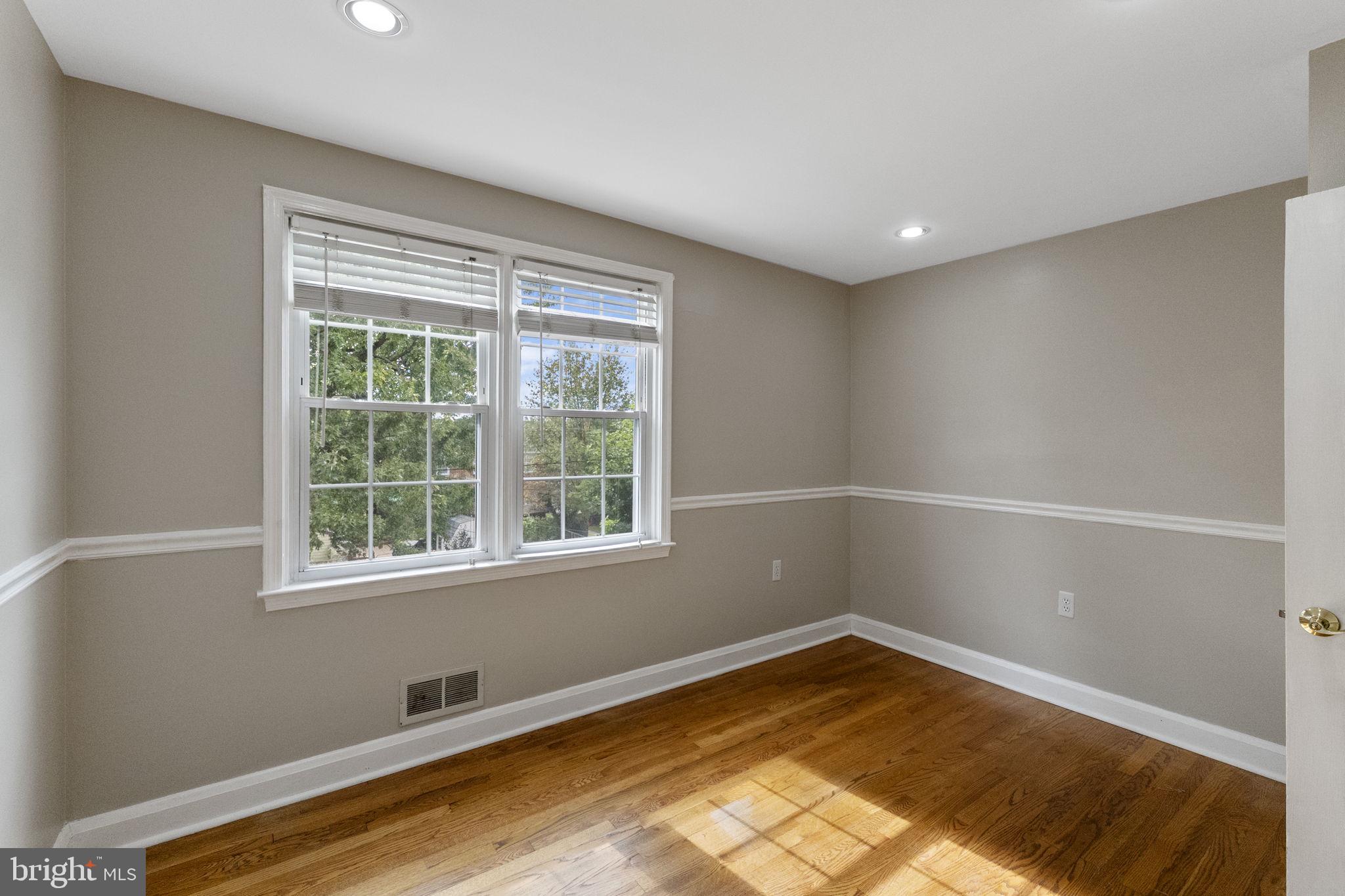 LOCH RAVEN MANOR - Residential