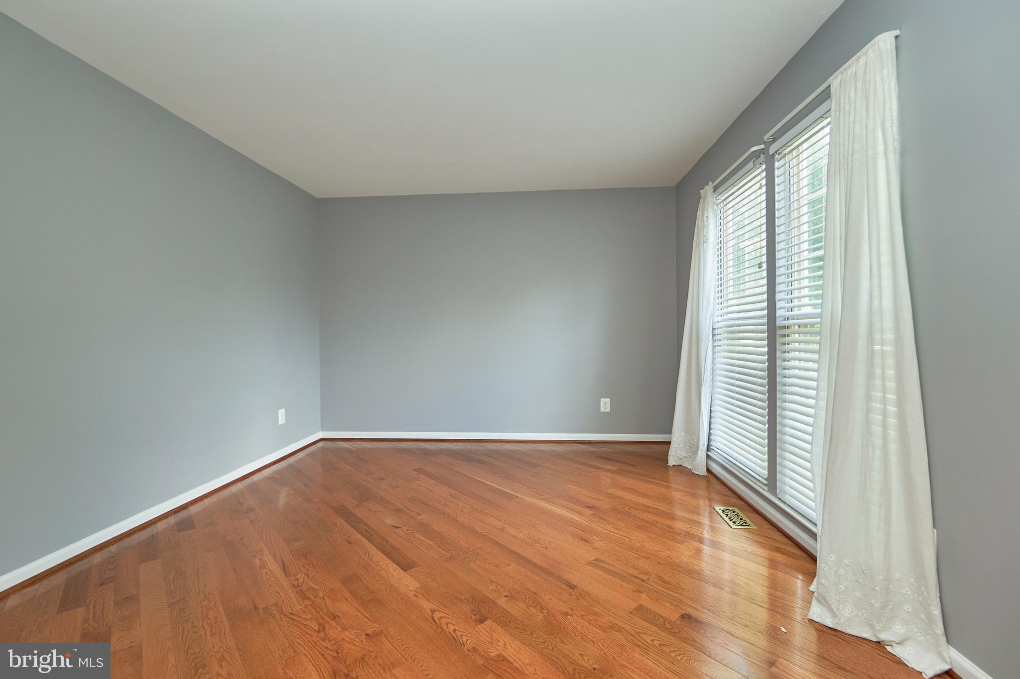 ASHBURN VILLAGE - Residential Lease