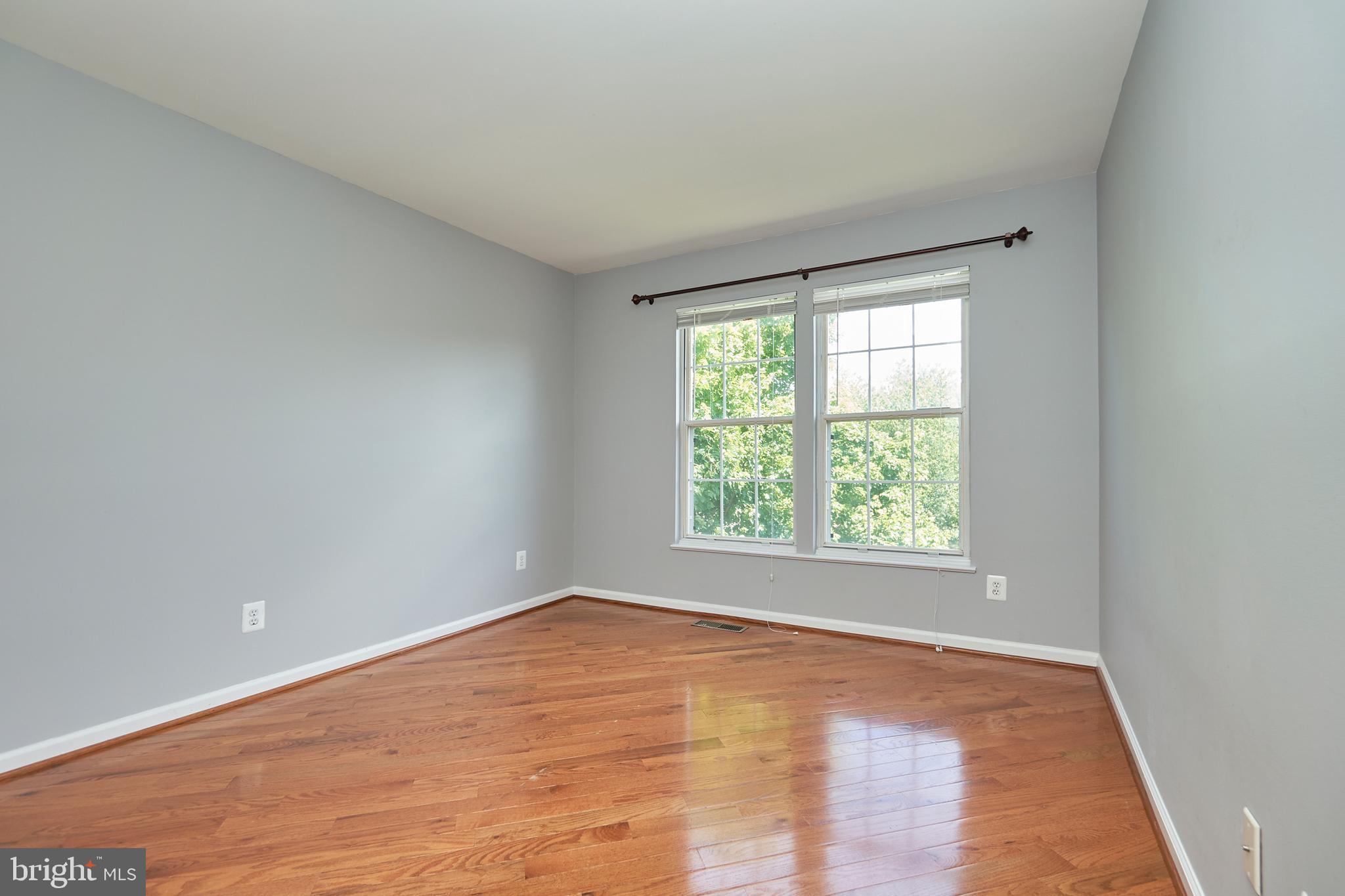 ASHBURN VILLAGE - Residential Lease