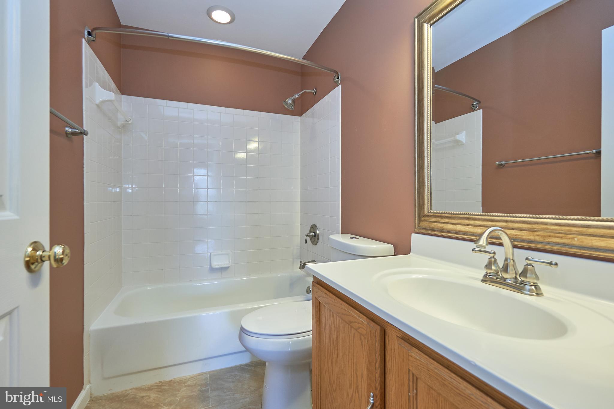 ASHBURN VILLAGE - Residential Lease