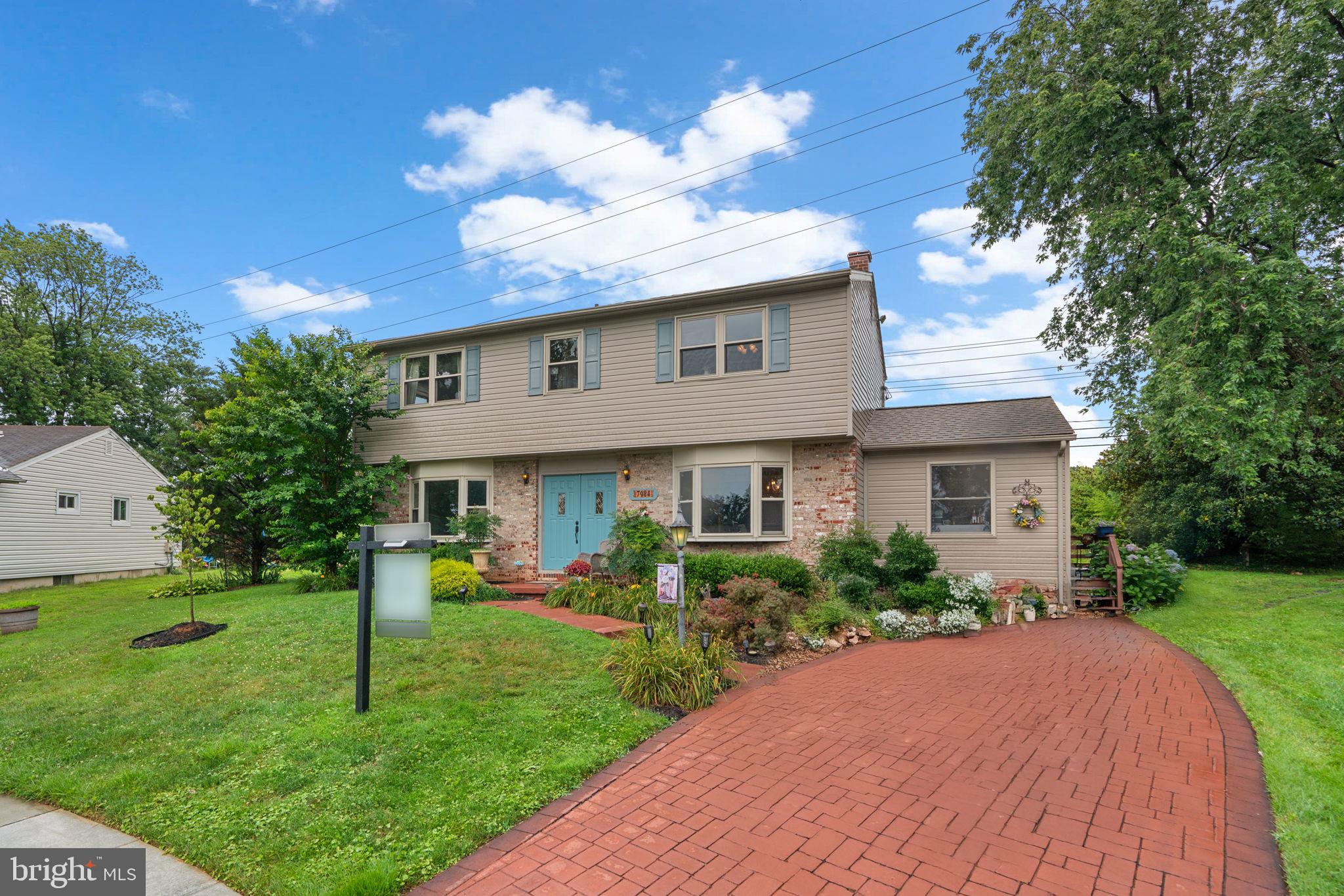7984 MACKINTOSH DALE