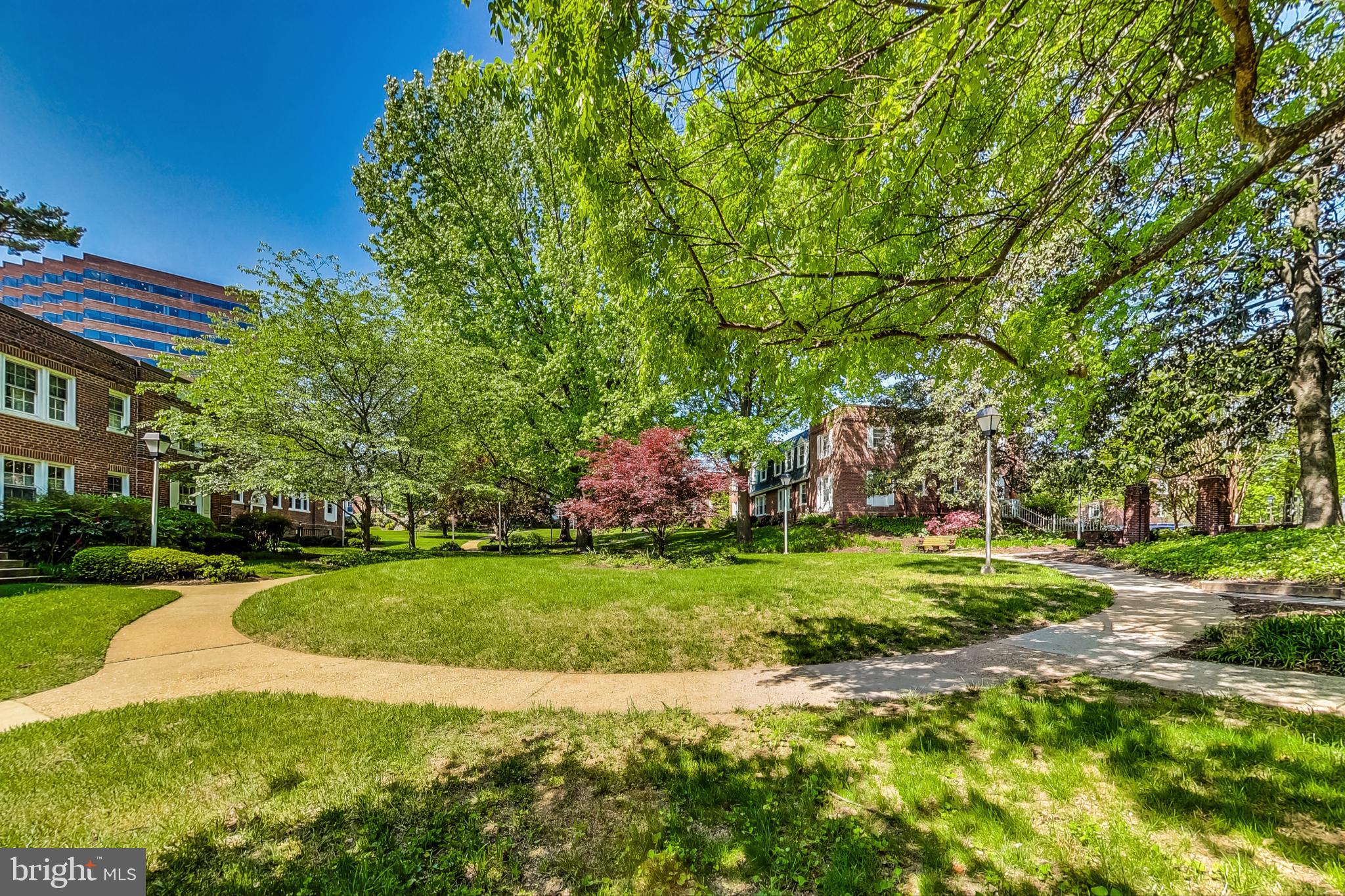 COLONIAL VILLAGE - Residential