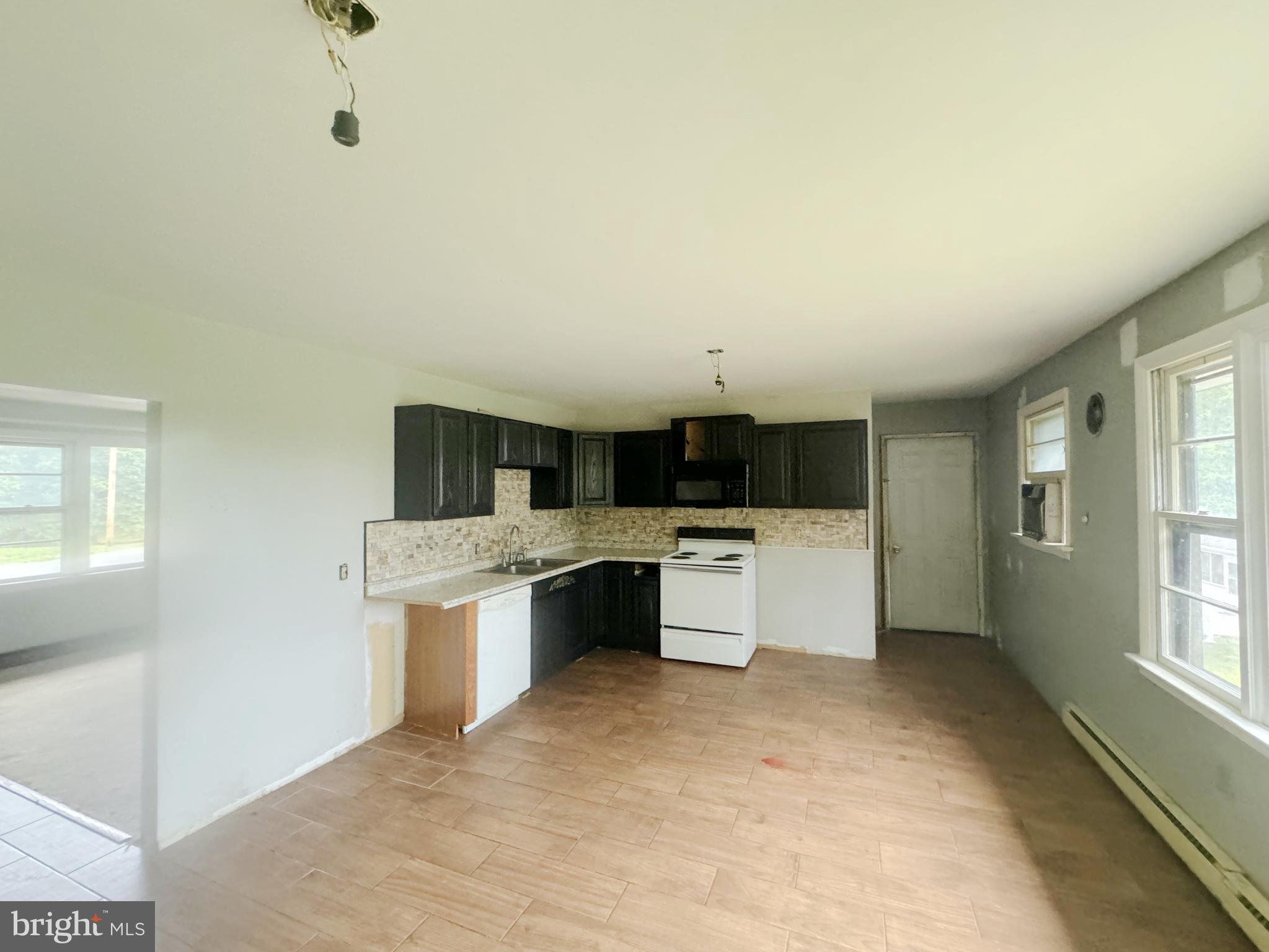 PERRY LAND - Residential