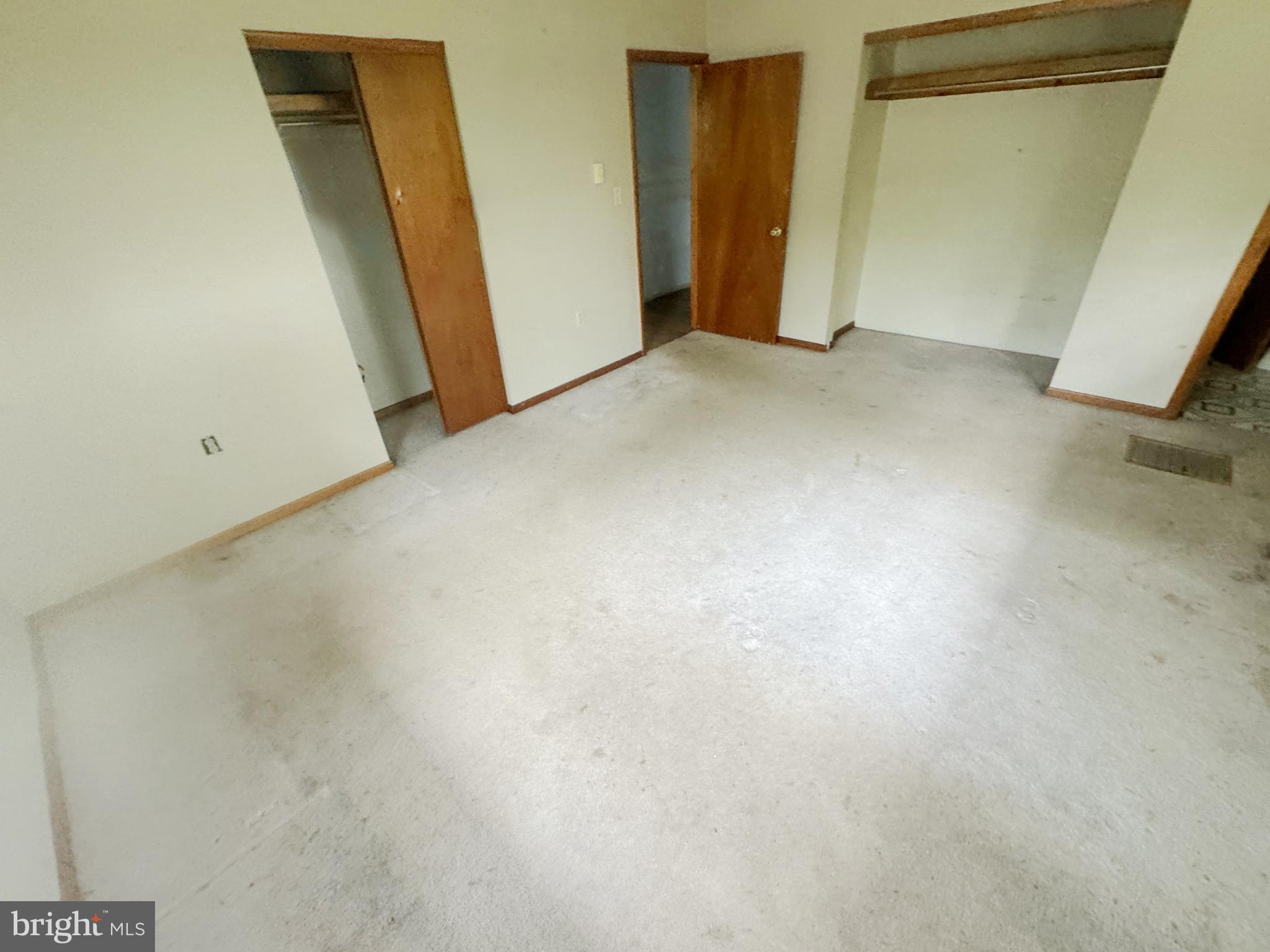 PERRY LAND - Residential