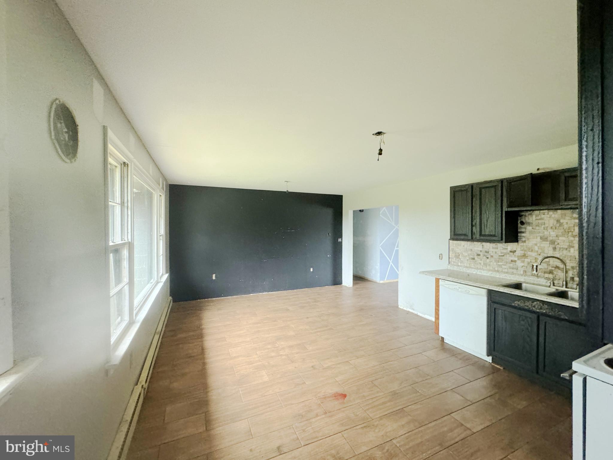 PERRY LAND - Residential