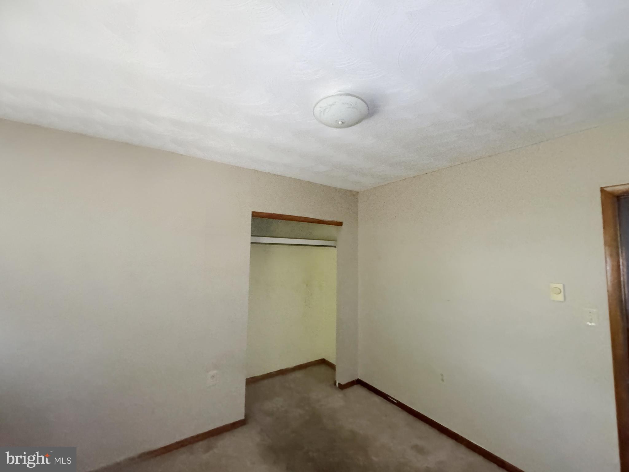 PERRY LAND - Residential