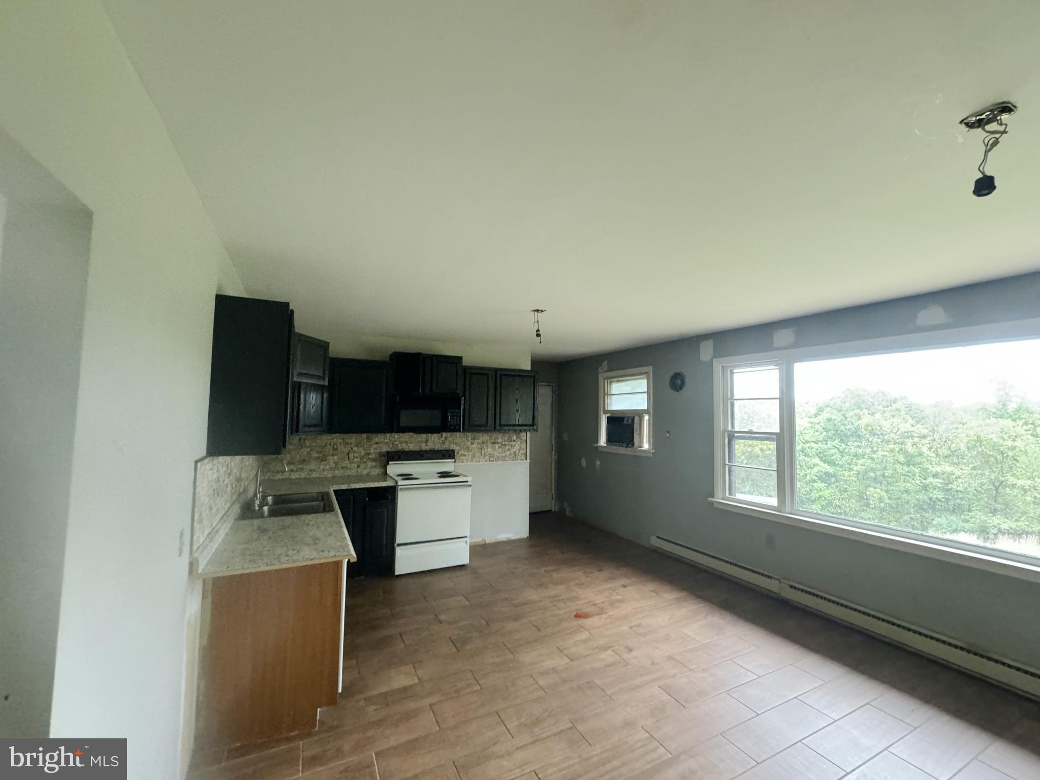 PERRY LAND - Residential