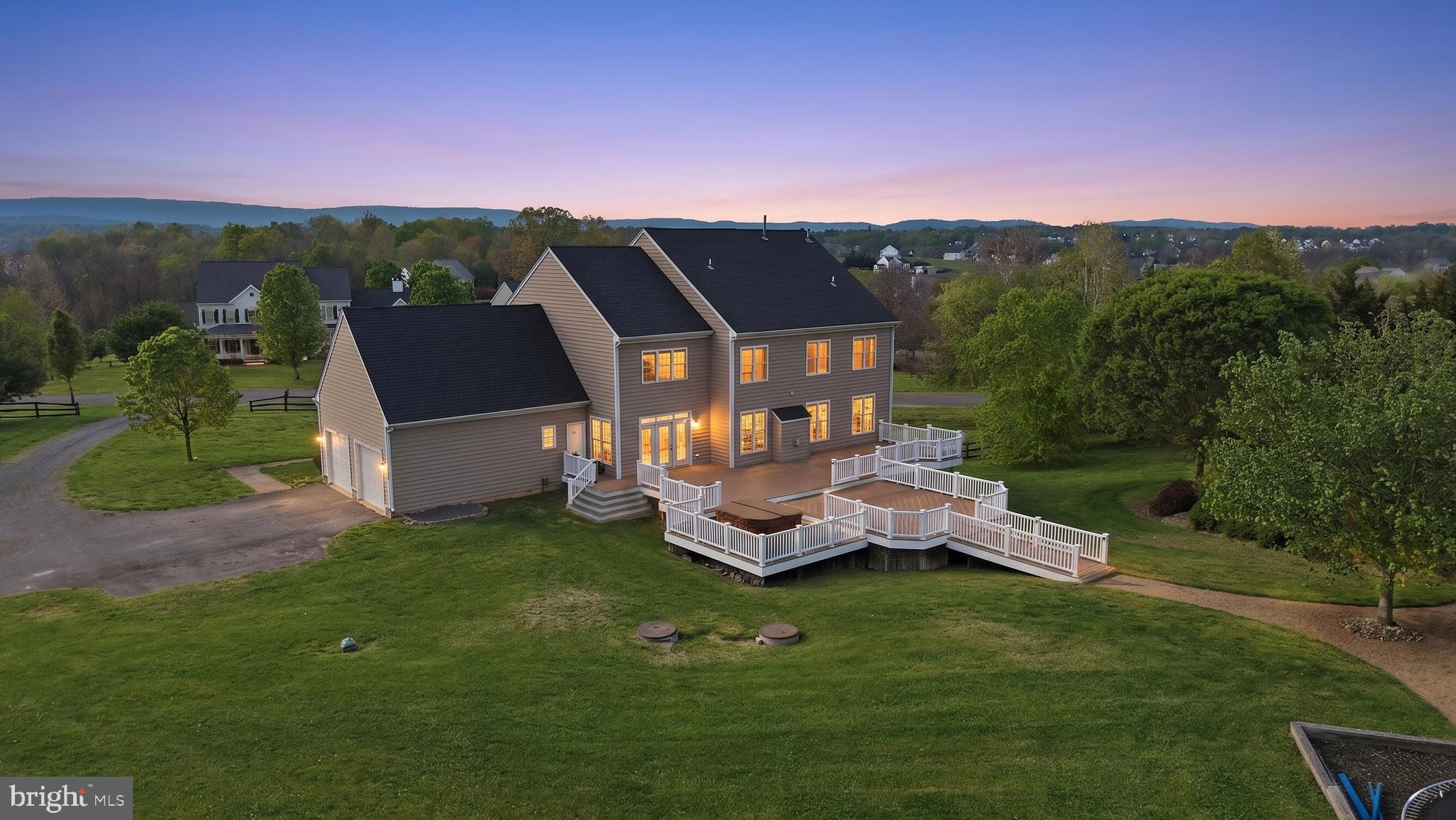 OAK KNOLL FARMS - Residential