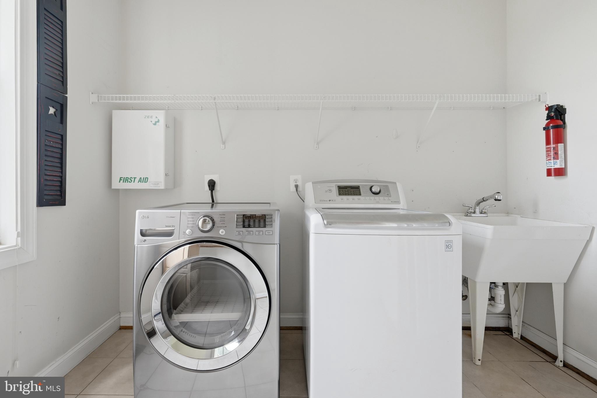 OAK KNOLL FARMS - Residential