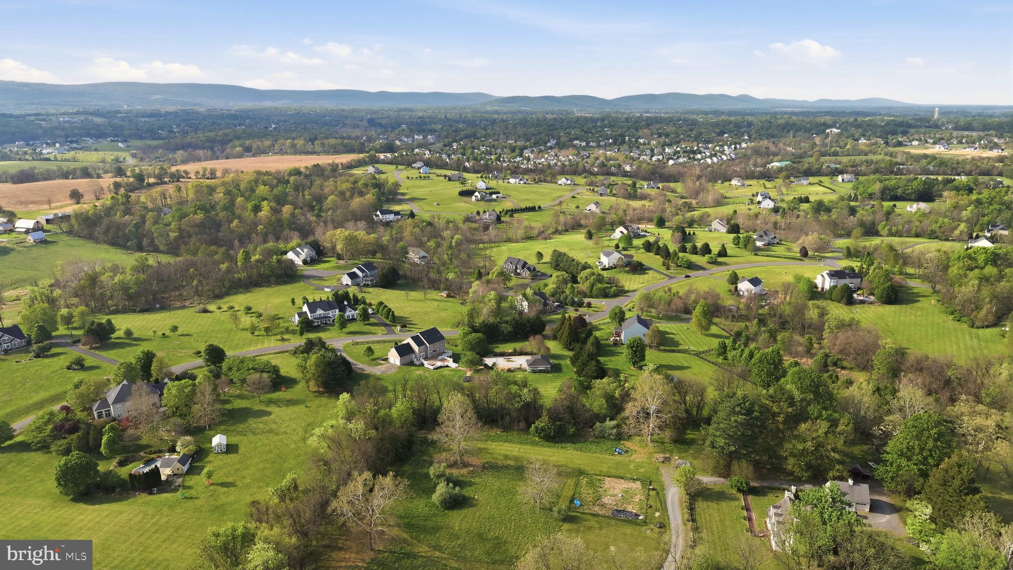 OAK KNOLL FARMS - Residential
