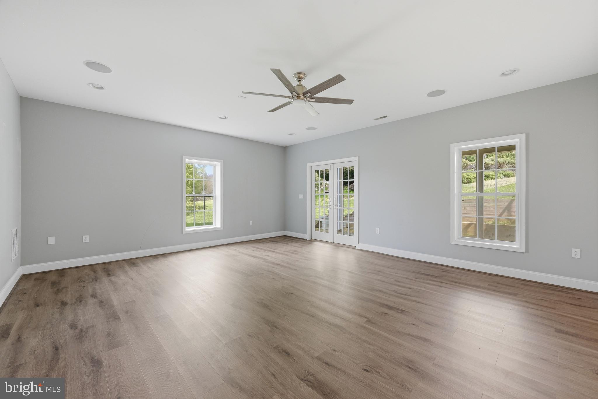 OAK KNOLL FARMS - Residential