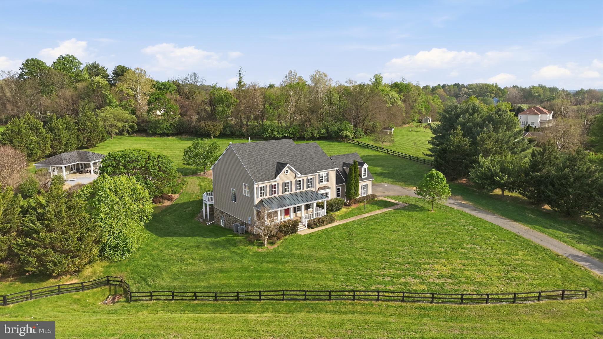 OAK KNOLL FARMS - Residential