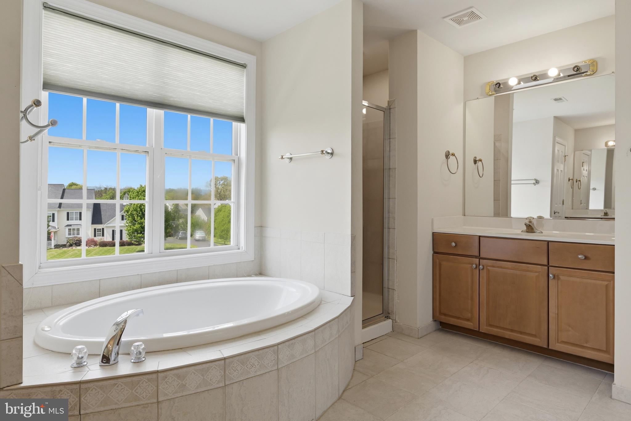 OAK KNOLL FARMS - Residential