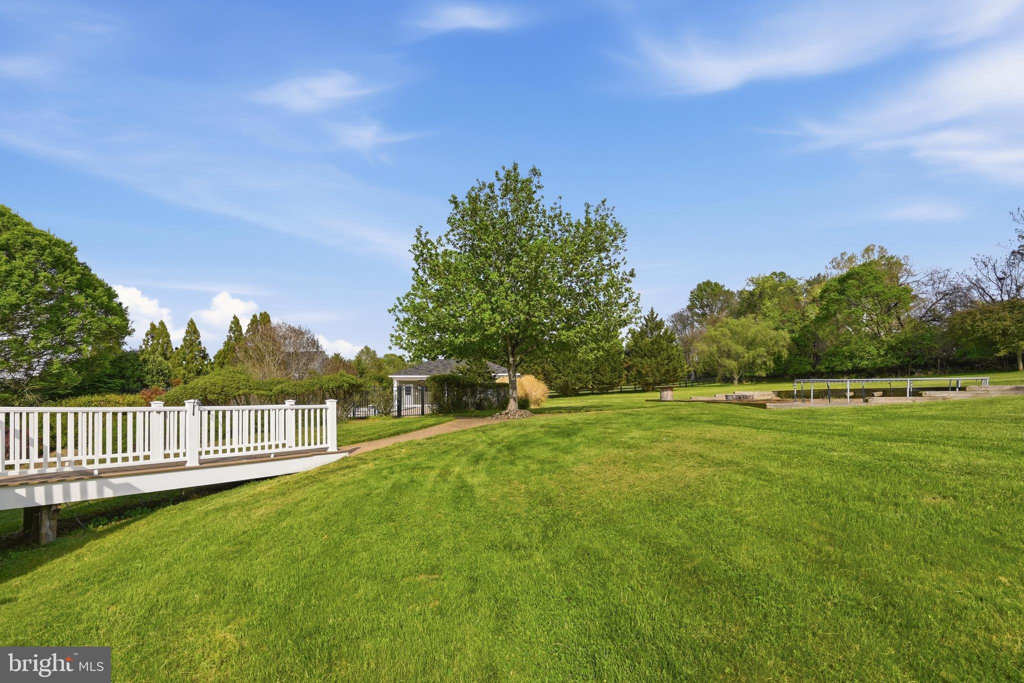 OAK KNOLL FARMS - Residential