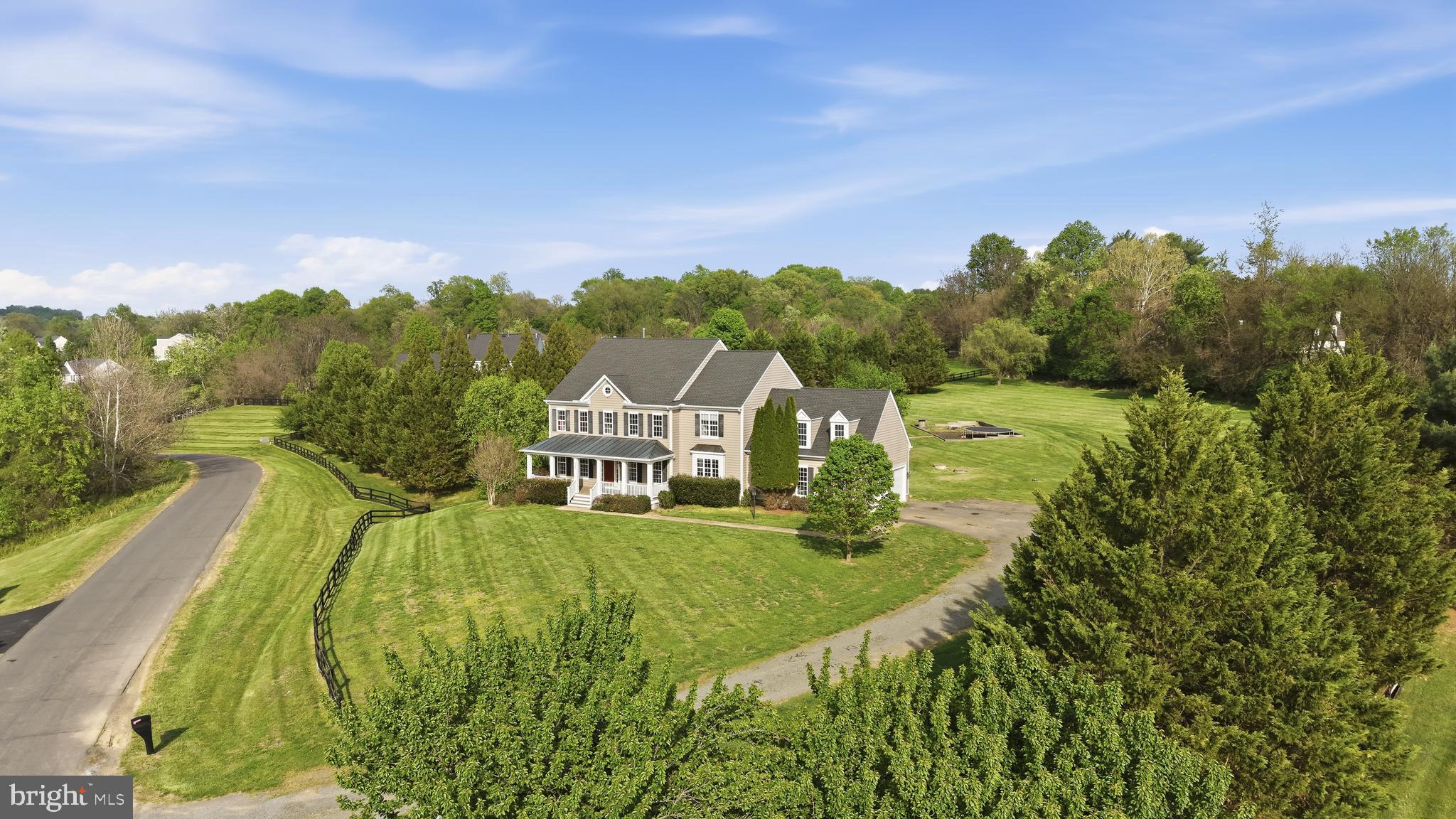 OAK KNOLL FARMS - Residential