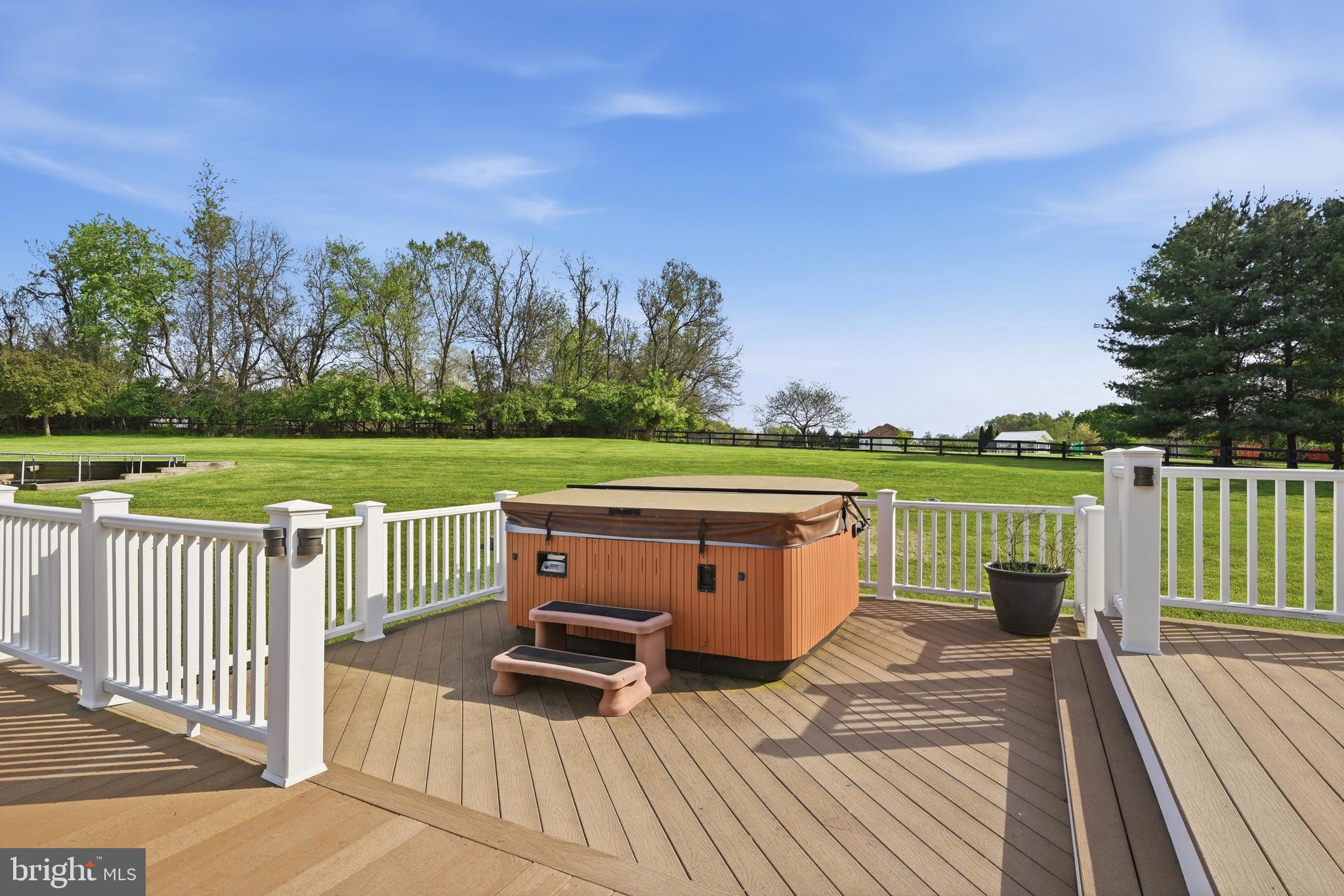 OAK KNOLL FARMS - Residential