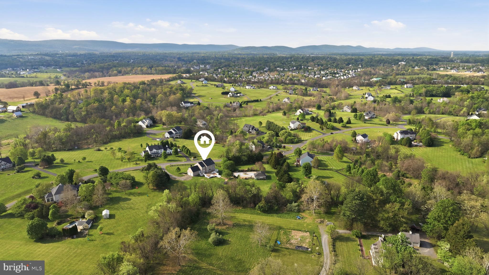 OAK KNOLL FARMS - Residential