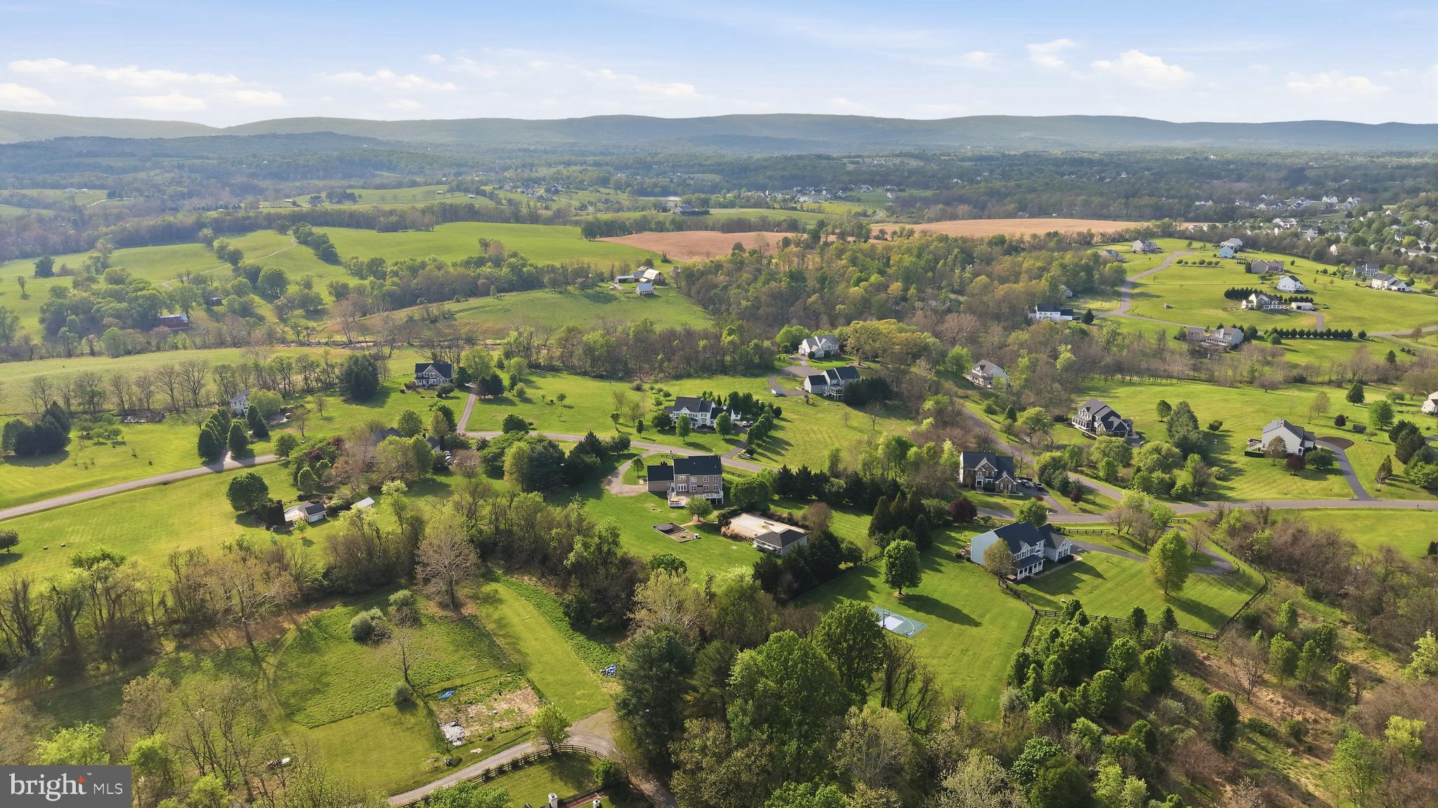 OAK KNOLL FARMS - Residential