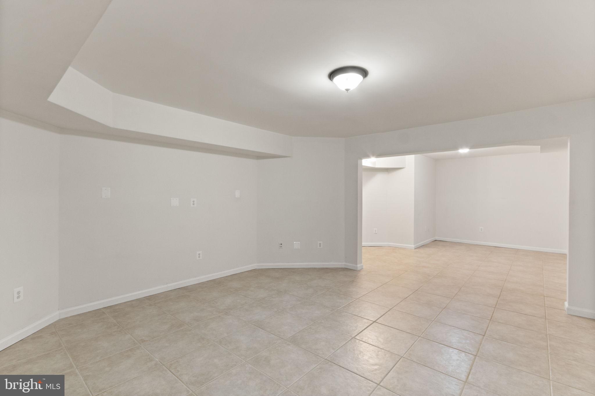 NORTH CLEARVIEW HEIGHTS - Residential Lease