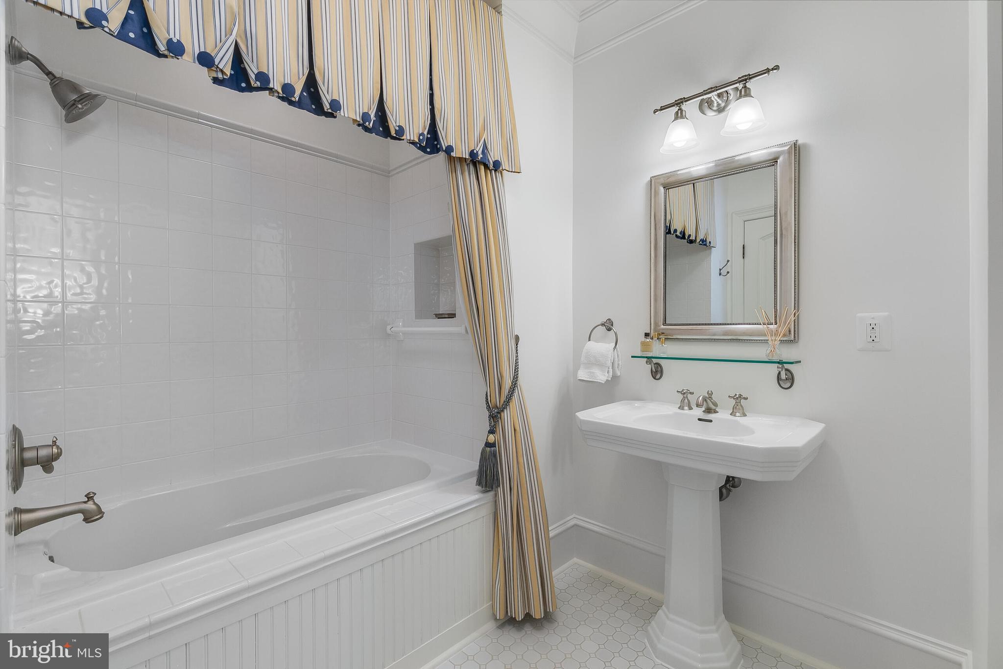 ESTATES AT LOWES ISLAND - Residential