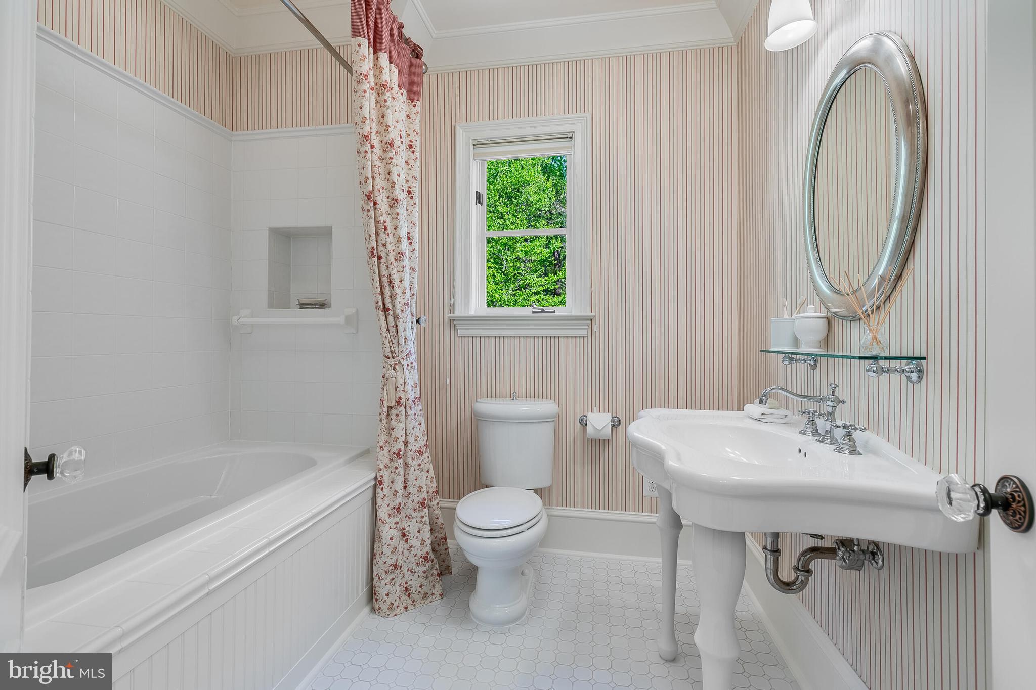 ESTATES AT LOWES ISLAND - Residential